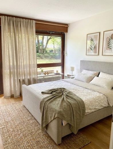 Geräumige 3 1/2 Zimmer Wohnung zu  verkaufen – Schlafzimmer Impression