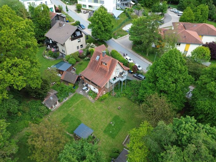 Vielseitiges Ein- bis Zweifamilienhaus mit großzügigem Grundstück in Volmerdingsen – Süd - West Ansicht