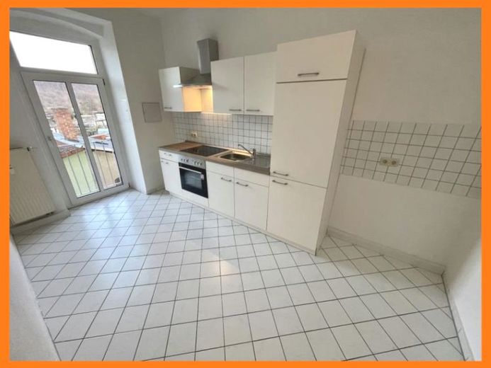 Grande appartamento di 1 locale con nuova cucina componibile e vasca da bagno a Gera-Zwötzen! – Foto 1