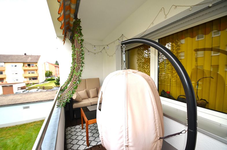 ****TOP 3,5-4 Zimmerwohnung, großer Balkon, in Ansbach, ruhige zentrale Lage – großer Balkon Einrichtungbeisp