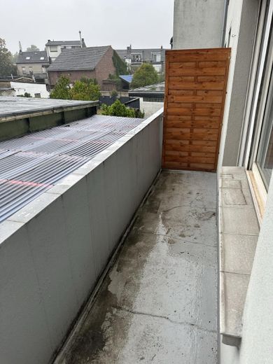 Appartamento centrale di 1 locale di circa 30 m² con balcone e possibilità di posto auto – Balkon