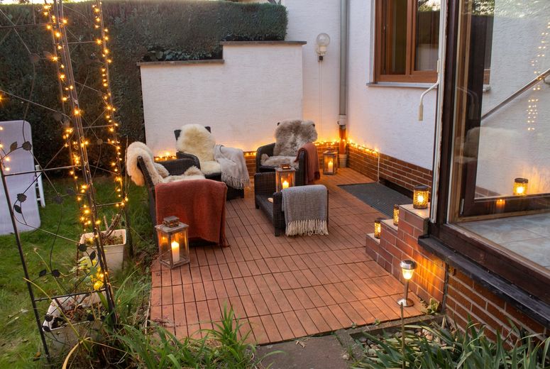 Familienparadies mit Traumgarten am Leiselsee – ruhiges Wohnen mit perfekter Anbindung – Terrasse KI-möbliert