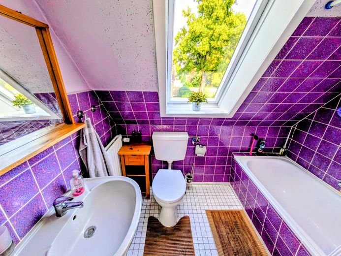 Elmshorn’da çok yönlü tek veya iki ailelik ev – Aile, home office veya kısmi kiralama için alan! – Bad OG