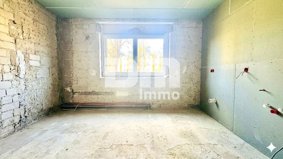 (R)eserviert!Teilsaniertes 1 - 2 Familienhaus + Fertige Projektierung auf großem Grundstück – EG Raum teilsaniert