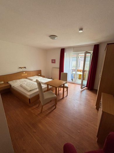 Schöne Ferien-Wohnung in Bodenmais mit Balkon – Wohn/Schlafraum