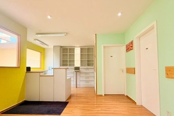 ** Locali per studio in posizione centrale in affitto **