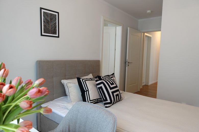 Lichtdurchflutete 3‑Zimmer‑Wohnung in begehrter Lage – Schlafzimmer 1