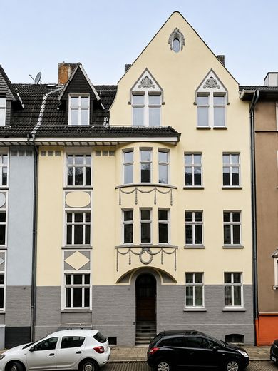 Frisch sanierte 5 Zimmer Altbauwohnung – Hausansicht