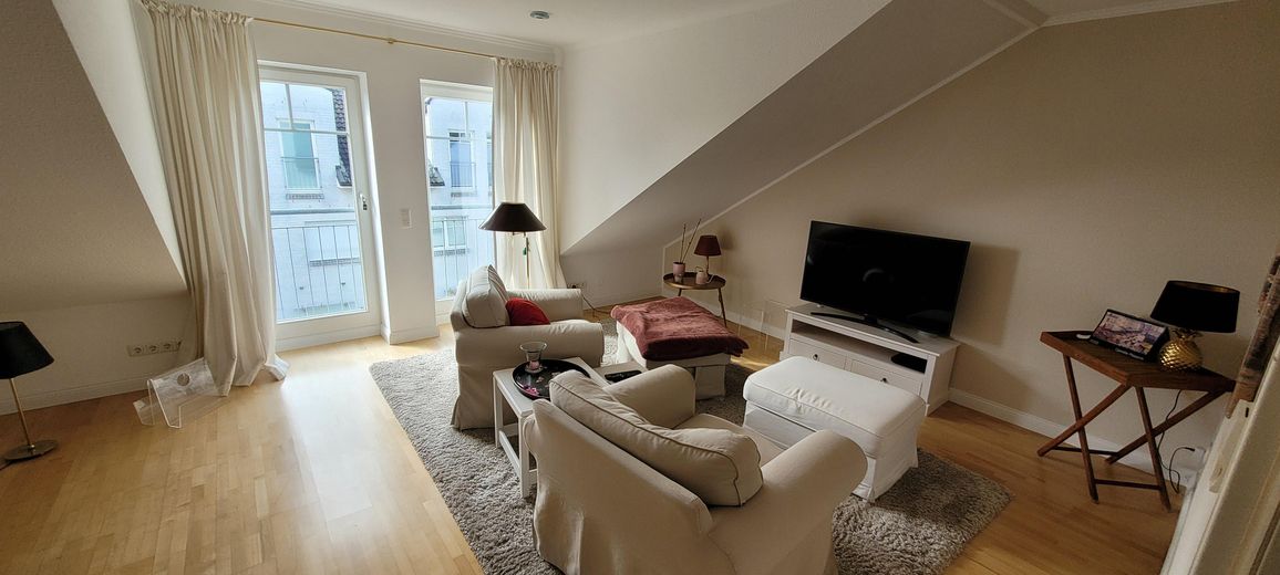Stadthaus / Townhouse in Hamburg - Eimsbüttel mit unverbaubaren Blick in den Stadtpark Eimsbüttel – DG Zimmer hinten