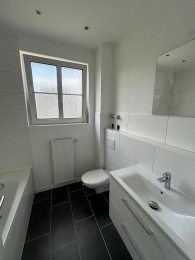 Exklusive Maisonettewohnung im Buchrainviertel – Badezimmer