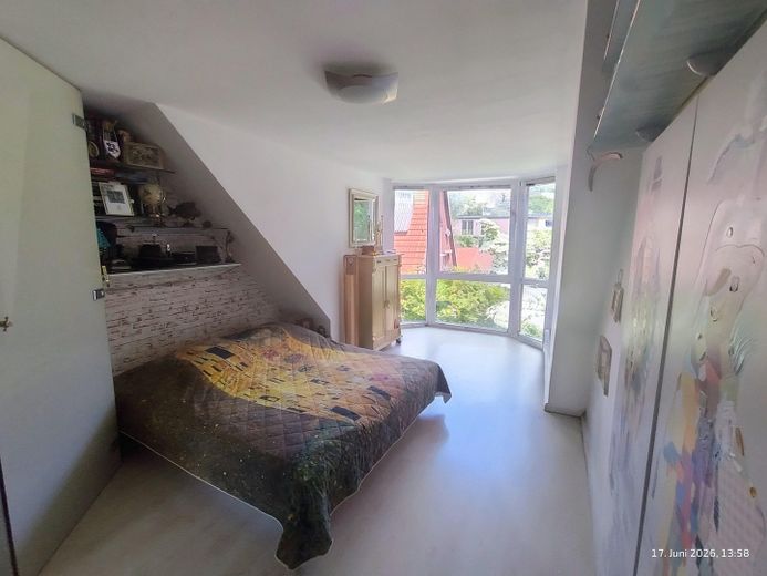 Charmante 3-Zi.- Maisonettewhg, TG-Stellplatz ,Garten, Balkon in grüner Lage von Hamburg Meiendorg – Schlafbereich 