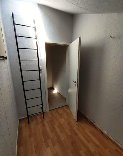 Lagerraum / Büro im DG
