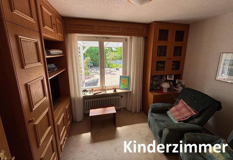 Architektenhaus in ruhigem Wohnviertel für Familie mit HomeOffice – Kinderzimmer