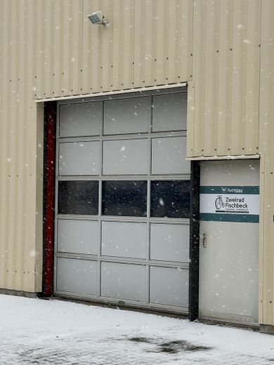 Tor + Tür Zugang Lagereinheit