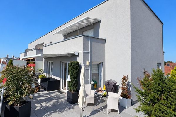 Über den Dächern von Ettlingen: Exklusive Maisonette-Penthousewohnung mit sonniger Dachterrasse