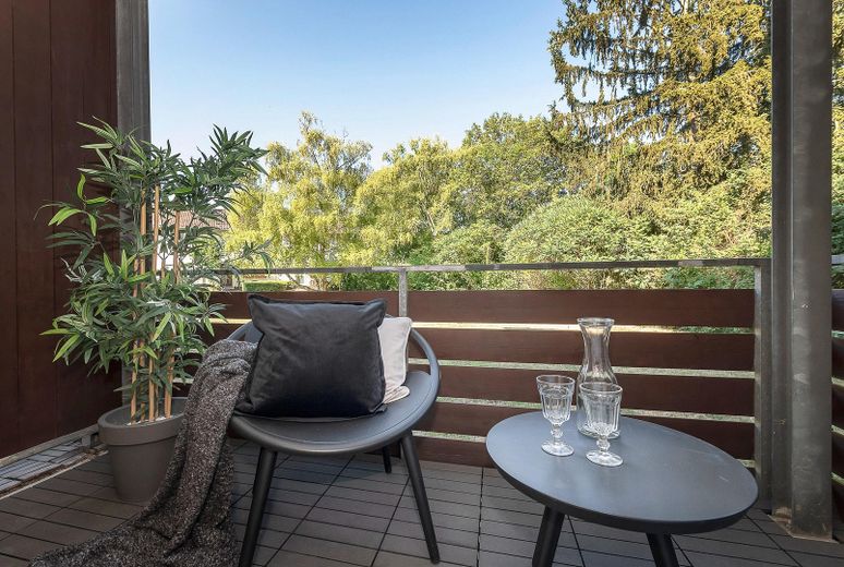 Balkon mit Grünblick