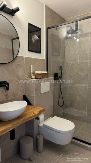 Appartamento di 3 locali, arredato, 1° piano, con balcone rivolto a sud; appartamento appena allestito e completamente ristrutturato, posto auto privato davanti alla casa. – 0804272521cbf9854006a032ba50f6973dccd9b5.jpg