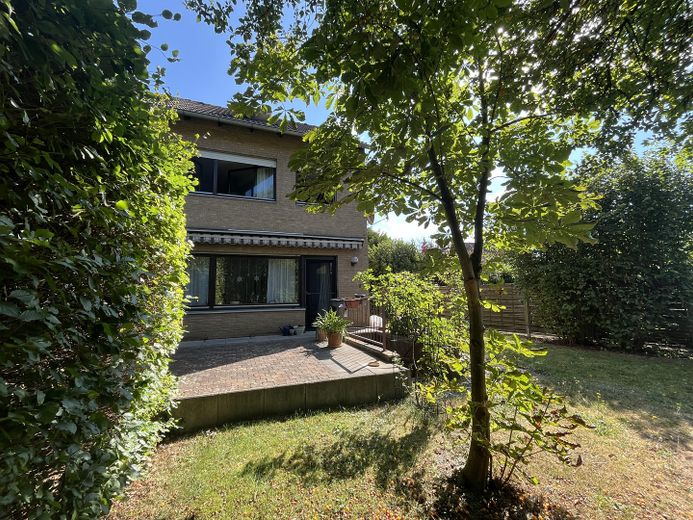 Einfamilienreihenendhaus in ruhiger Lage – Garten und Terrasse