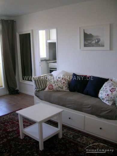 Möblierte, helle Ein-Zimmer-Wohnung in Berlin Schöneberg – 79e45932facefbe8dc9ba97dbb6acf3af5c41986.jpg