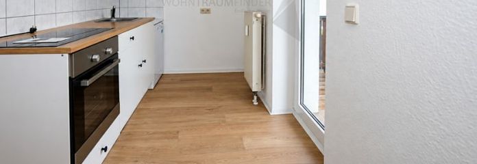 Kleine Balkonwohnung mit Einbauküche in Niederplanitz
