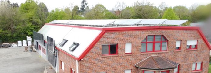 Woongebouw met opslaghal