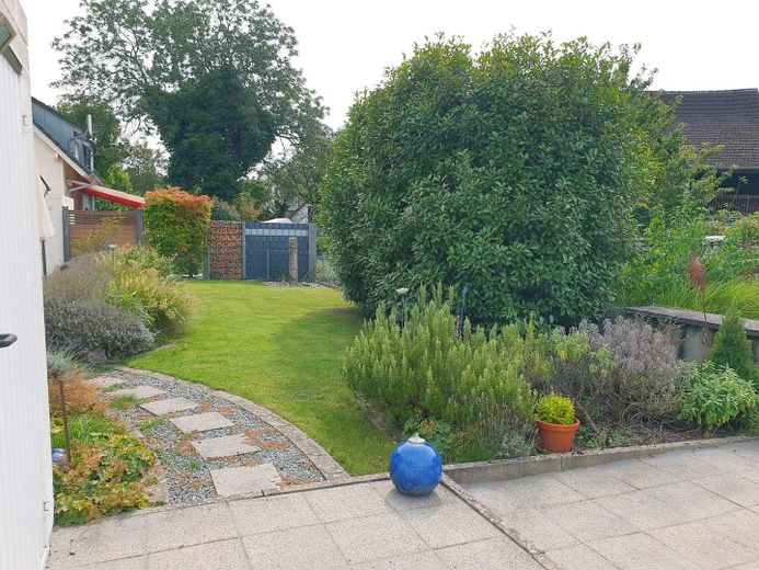 Garten mit Grillplatz