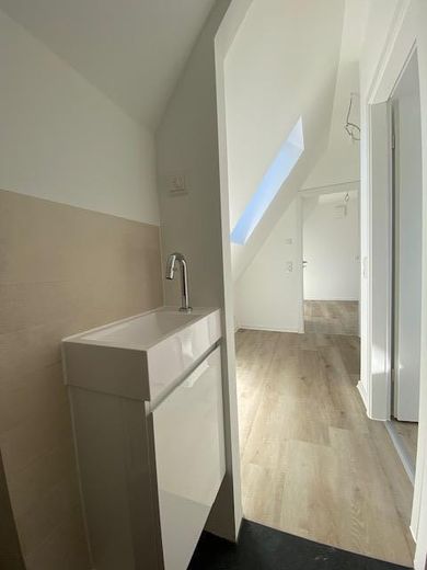 Hochwertige 85m² Maisonett- Wohnung, mit separaten Zugang, Erstbezug. – Gäste WC