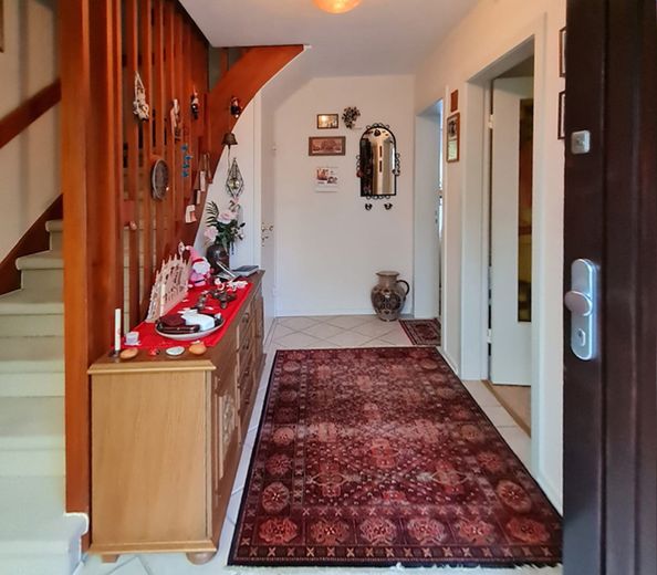 Gemütliches, sehr gepflegtes Endreihenhaus mit großem Garten und Vollkeller in ruhiger Lage! – Herzlich Willkommen!