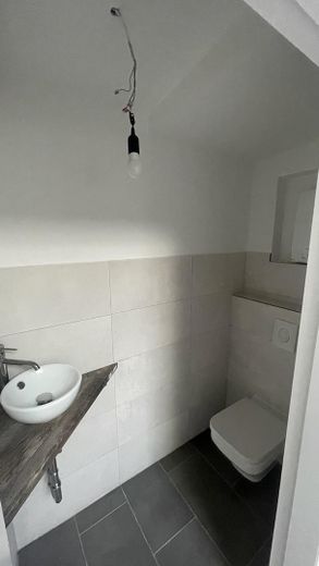 Großzügige Maisonette-Wohnung in historischem Haus (Erstbezug) – Gäste-WC