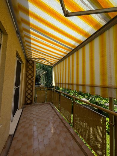 Balkon mit Markise