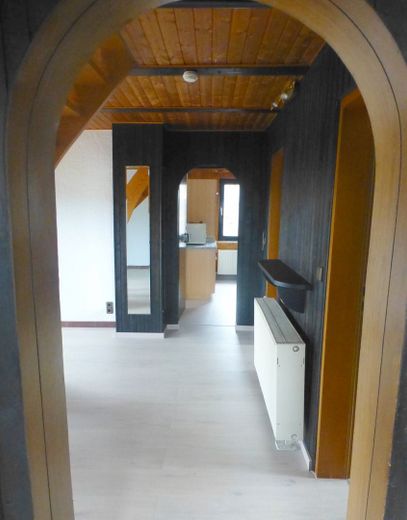 Belbe appartement calme de 2,5 pièces ZKBGWDM au 2e étage, avec garantie du prix du loyer, petit balcon dans un emplacement privilégié, – Wohnungseingang v. Treppenhaus