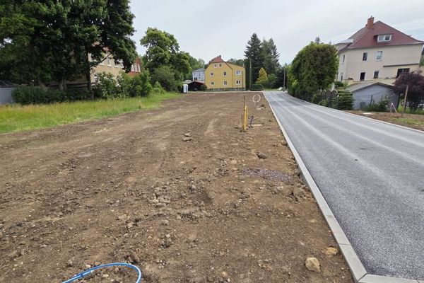 Großröhrsdorf'ta güzel konumda yapı hakkı kiralama arsası