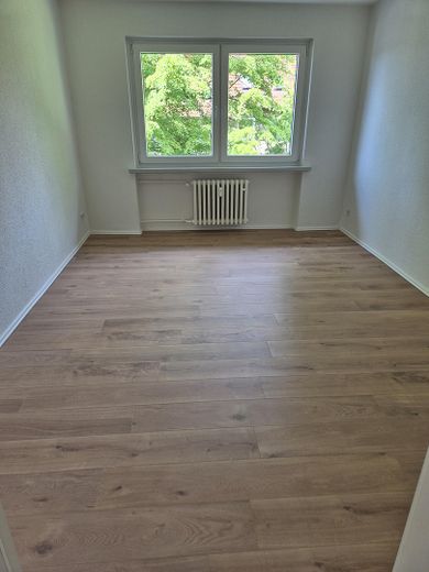 Świeżo zmodernizowane mieszkanie 3-pokojowe z dalekim widokiem – Arbeits-/ Kinderzimmer
