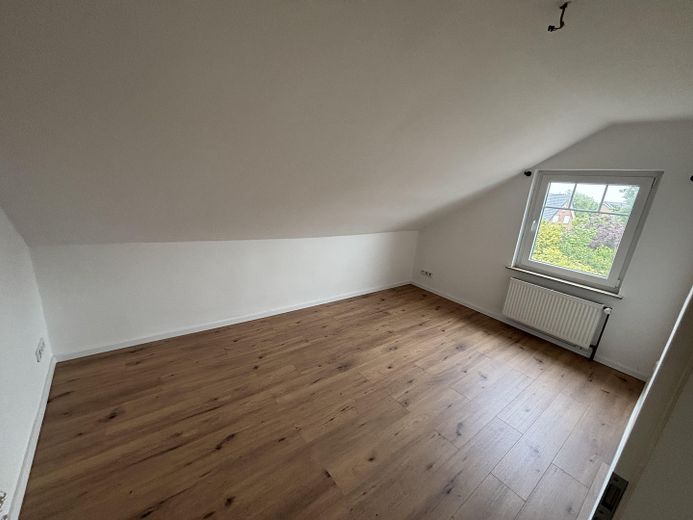 Arbeits- oder Kinderzimmer