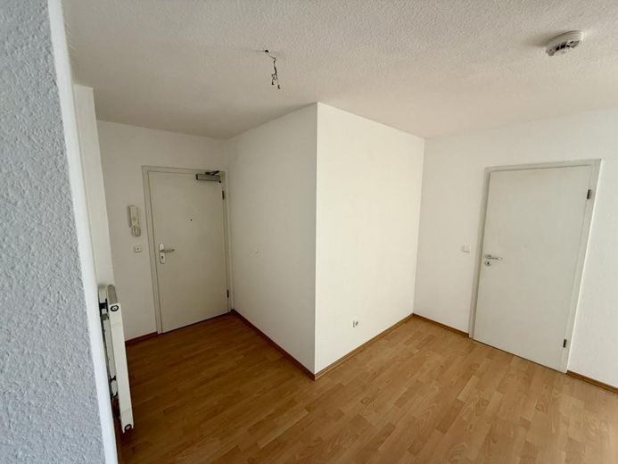 Provisionsfrei & erbpachtfrei: Helle 3-Zimmer-Wohnung mit zwei Balkonen im Frankfurter Bogen – Großzügige Diele
