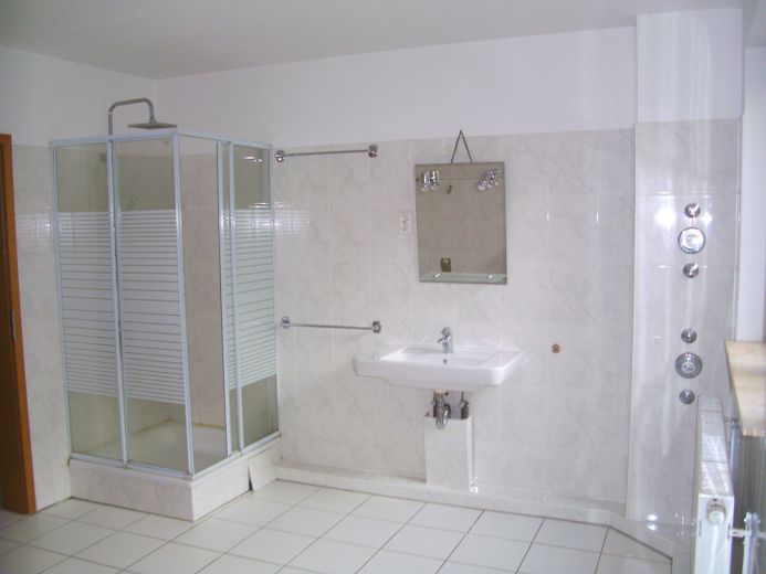 4 Wohnungen im Paket – Vollbad im Souterrain BIld 2