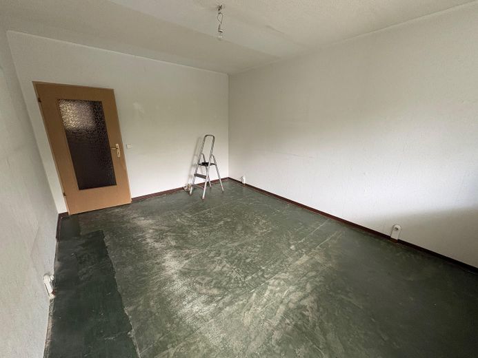 2,5-Zi.-ETW mit Süd-Balkon in ruhiger, grüner Lage – Magdeburg-Stadtfeld Ost – Wohnzimmer