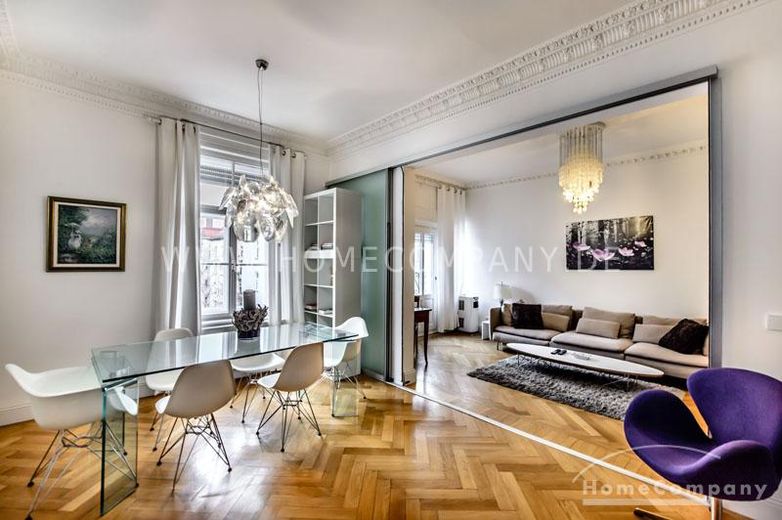 Schöne, hochwertige möblierte 4-Zimmer-Altbauwohnung mit Balkon in Schwabing – b0659fe176f4b4e3a873f0bb089042793502b05b.jpg