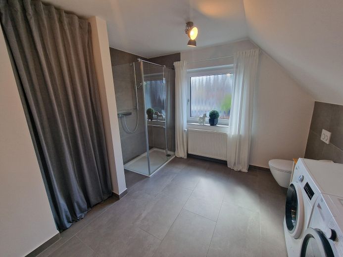 DA PRIVATO: Casa adatta alle famiglie a Bordesholm (bifamiliare) – Badezimmer