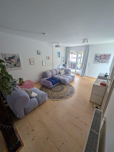 Altstadt-Charme trifft Freiraum: 89 m² mit großer Terrasse und Garagenstellplatz in Herrenberg – Wohnzimmer