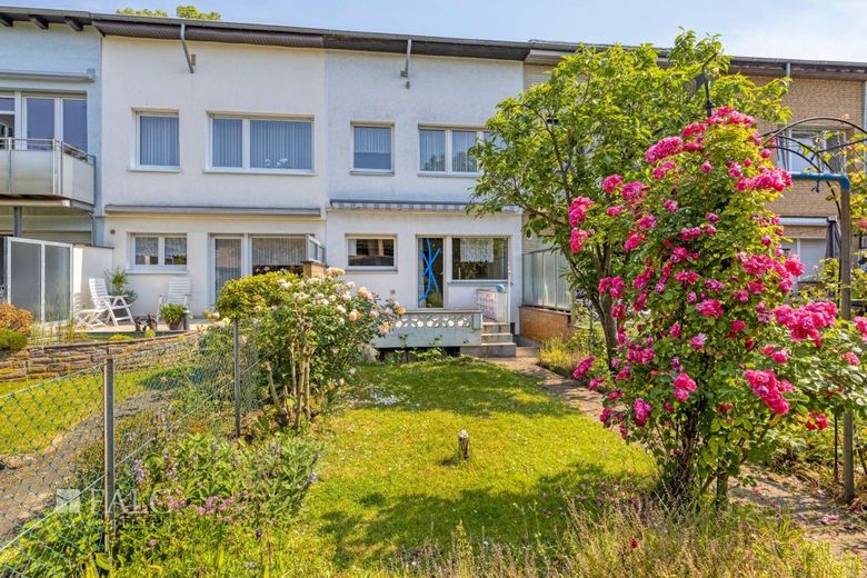 Charmantes Reihenmittelhaus mit Potenzial in Bilderstöckchen – Rückansicht