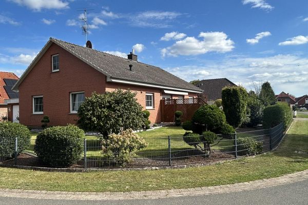 Zadbany dom jednorodzinny w Dörverden-Westen z dużym ogrodem, piwnicą i garażem