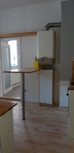 Charmante 2,5-Zimmer-Wohnung in zentraler Lage von Celle – Bar
