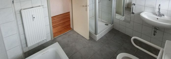 Wohnung OG Badezimmer