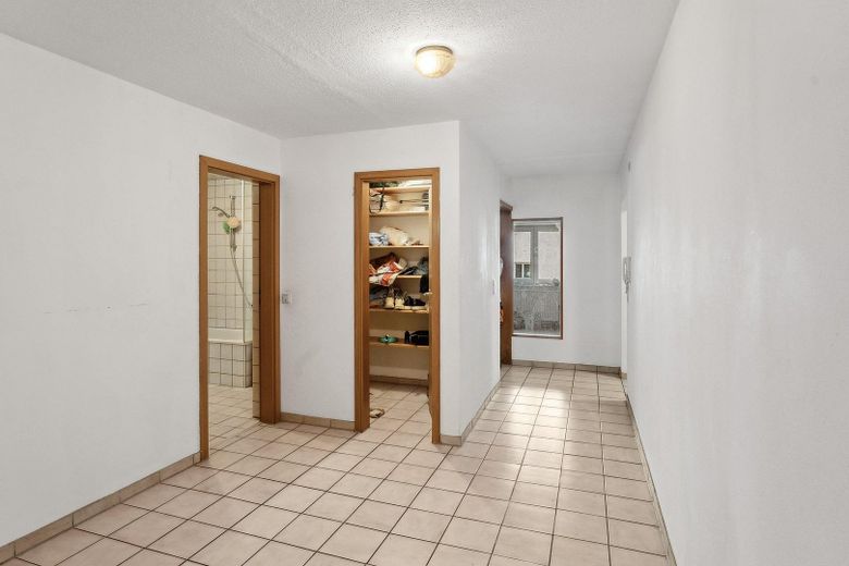 RENDITE > 7% mgl. o. Eigennutzung und Kapitalanlage kombiniert-MFH mit Ausbaupotenzial rd.350 m2 – Wohnung 1. OG 5 Zimmer 