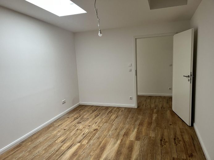 Dachgeschosswohnung Dietzgenstraße 93 – Zimmer 1