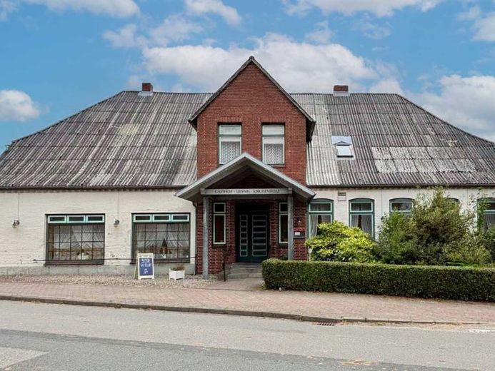 Traditioneller Landgasthof mit vielfältigen Nutzungsmöglichkeiten nahe der Schlei – Foto 1
