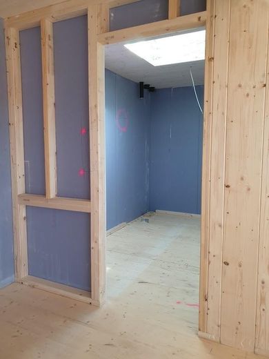 3-Zimmer-Eigentumswohnung in neuem Holzhaus: WohnGut-Erlangen – Bad mit Oberlicht