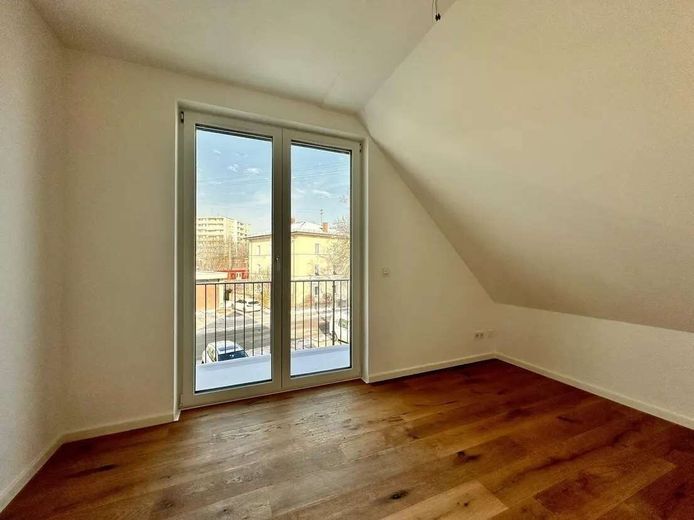 4 Zimmer Erstbezug mit Loftgefühl und großzügigem Wohnkomfort – Büro