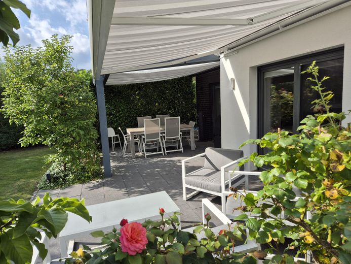 Moderna casa d’architetto ai margini dei campi a Erlenhof - senza provvigione! – Terrasse 1